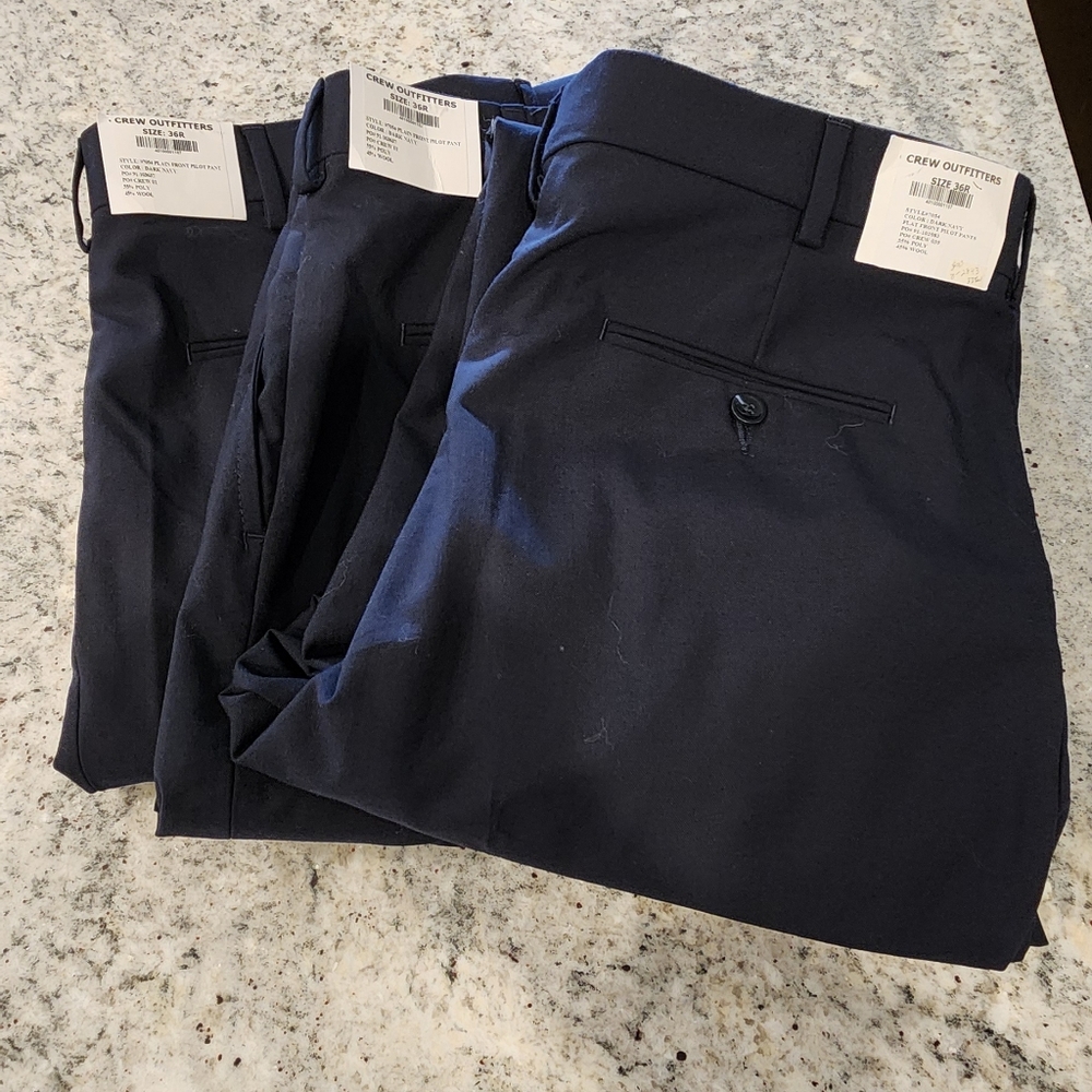Crew outfitters 36R new 3 pair.       Bin 41